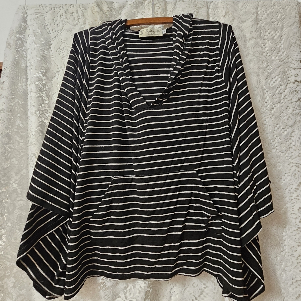 Fighting Eel Loose Hoodied Striped Top